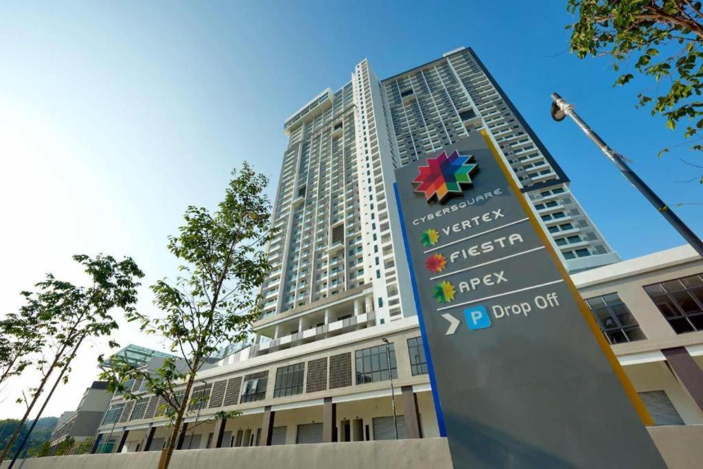 Netflix-Designed Studio Home At Cybersquare, Cyberjaya By Flexihome-My Exterior foto